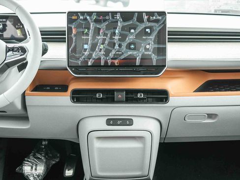 New 2025 Volkswagen ID. Buzz 1st Edition AWD/4WD image 29