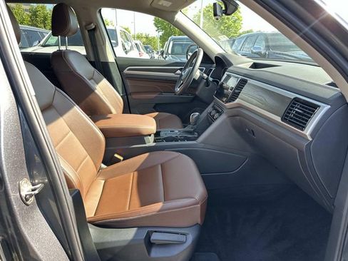 Used 2022 Volkswagen Atlas SE w/ Black Wheel Package FWD image 10