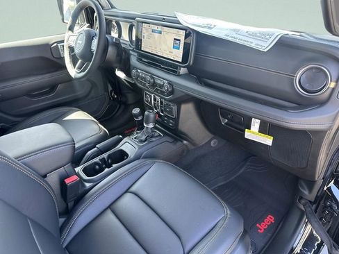 New 2025 Jeep Gladiator High Tide image 9
