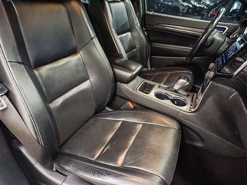 Used 2020 Jeep Grand Cherokee Limited w/ Luxury Group II image 17