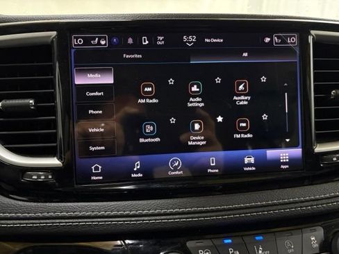 Used 2023 Chrysler Pacifica Touring-L FWD image 40