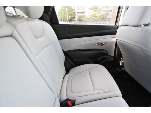 Certified 2025 Hyundai Tucson SEL image 10