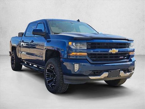 Used 2018 Chevrolet Silverado 1500 LT w/ Texas Edition image 3
