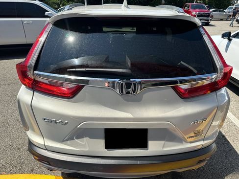 Used 2018 Honda CR-V Touring image 4