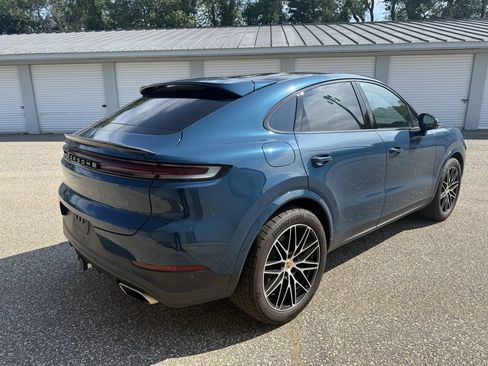 Used 2024 Porsche Cayenne Coupe AWD/4WD image 5