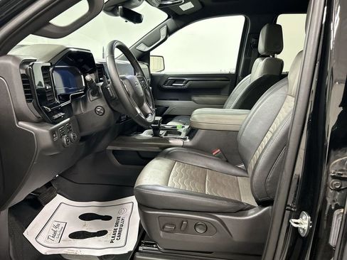 Used 2023 Chevrolet Silverado 1500 ZR2 w/ Technology Package image 9