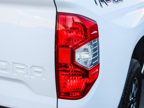 Used 2018 Toyota Tundra SR5 image 12