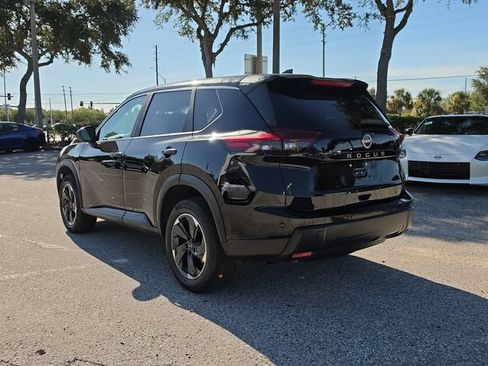 Certified 2025 Nissan Rogue SV FWD image 6