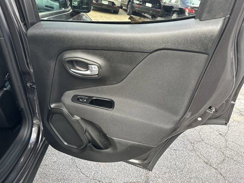 Used 2020 Jeep Renegade Latitude w/ Safety & Security Group II image 19