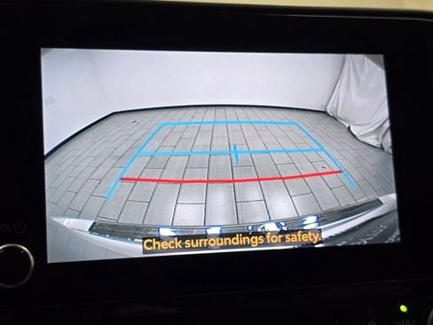 Certified 2023 Toyota Highlander LE image 5