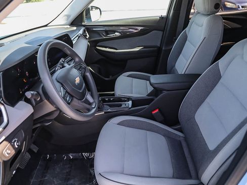 Used 2024 Chevrolet TrailBlazer LS w/ LS Convenience Package AWD/4WD image 17