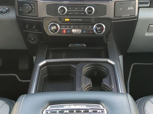 Certified 2022 Ford F250 Limited w/ FX4 Off-Road Package image 16