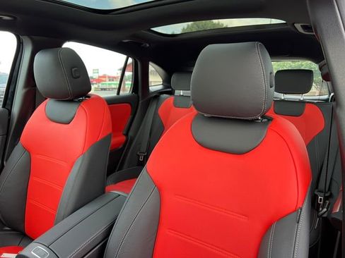 New 2025 Mercedes-Benz GLA 35 AMG 4MATIC image 12