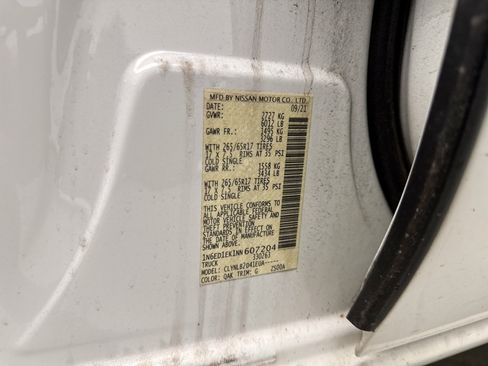 Used 2022 Nissan Frontier SV AWD/4WD image 13