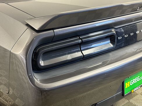 Used 2022 Dodge Challenger SXT RWD image 34