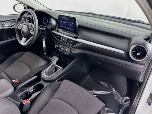 Used 2024 Kia Forte LXS w/ LXS Technology Package image 26