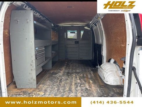 Used 2017 Chevrolet Express 2500 RWD image 10