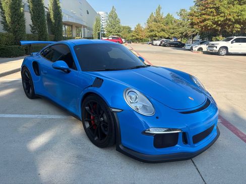 Used 2016 Porsche 911 GT3 RS RWD image 3