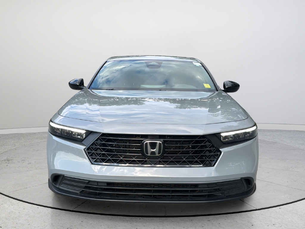 Used 2025 Honda Accord Sport image 3