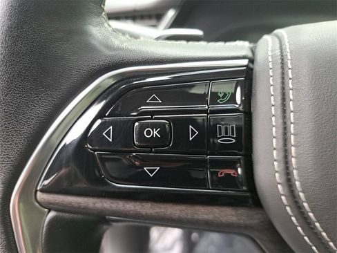 Used 2022 Jeep Grand Cherokee L Overland w/ Luxury Tech Group IV image 19