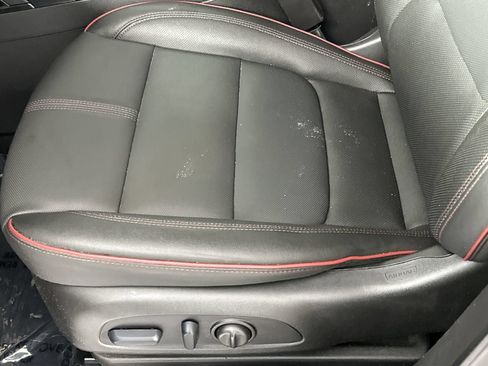 Used 2025 Chevrolet TrailBlazer RS AWD/4WD image 12
