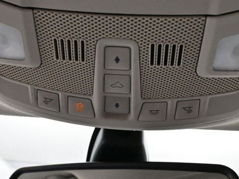 Used 2020 Ford Fusion SE image 27