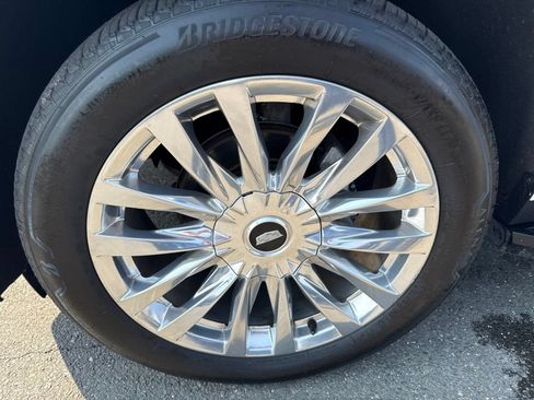 Used 2023 Cadillac Escalade Premium Luxury AWD/4WD image 11