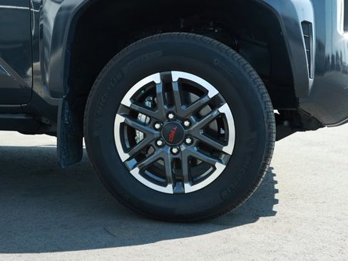 Used 2025 Toyota Tacoma TRD Sport w/ TRD Sport Upgrade Package RWD image 5
