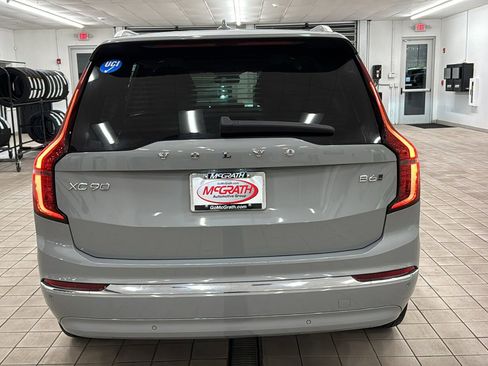 Used 2025 Volvo XC90 B6 Plus image 6