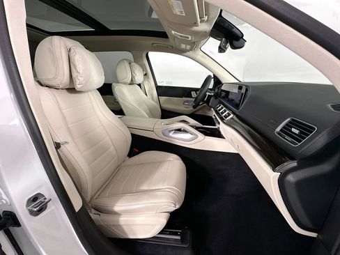 New 2026 Mercedes-Benz GLS 450 4MATIC image 30
