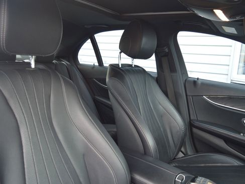 Used 2018 Mercedes-Benz E 300 4MATIC image 18