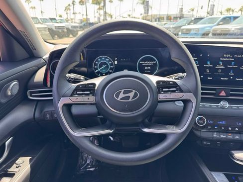 Used 2024 Hyundai Elantra Blue FWD image 21