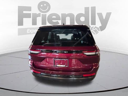 Used 2025 Jeep Grand Cherokee Altitude image 6