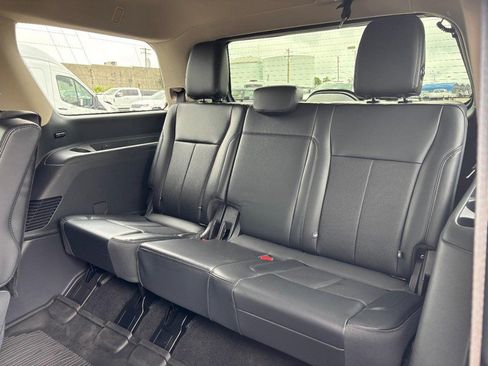 Used 2024 Ford Expedition XLT RWD image 13