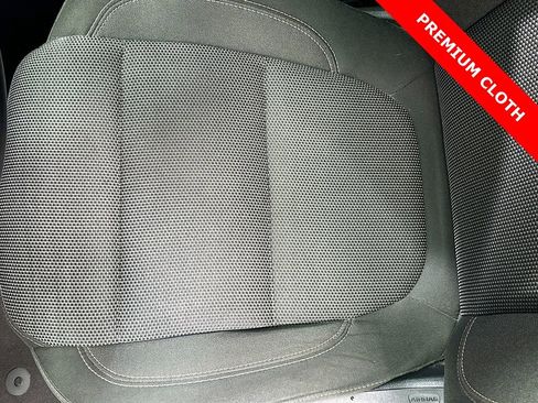 Used 2019 Chevrolet Traverse LT image 19