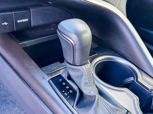 Used 2024 Toyota Camry SE w/ Convenience Package image 18