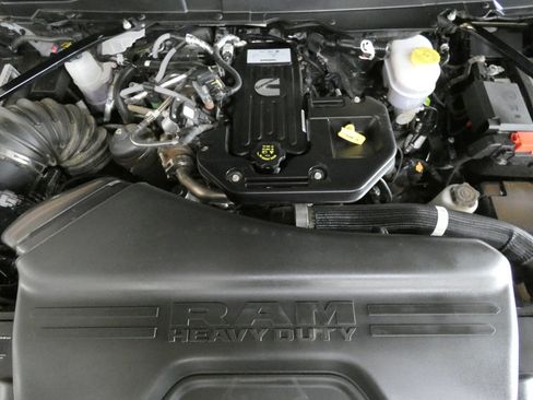 Used 2025 RAM 2500 Limited AWD/4WD image 33