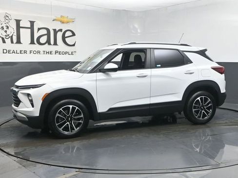 Used 2024 Chevrolet TrailBlazer LT w/ LT Cold Weather Package FWD image 32