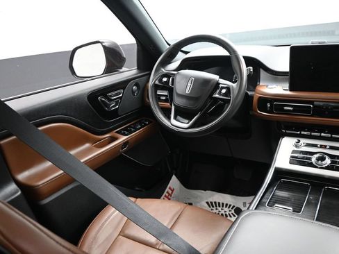 Used 2024 Lincoln Aviator Reserve w/ Equipment Group 201A AWD/4WD image 9