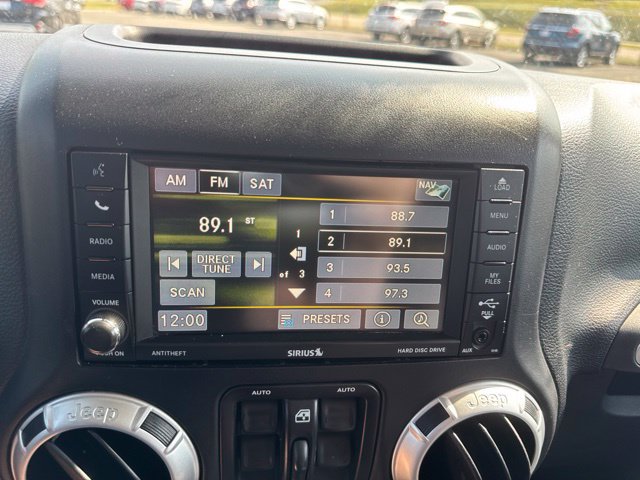 Used 2013 Jeep Wrangler Unlimited Sahara w/ Connectivity Group AWD/4WD image 16