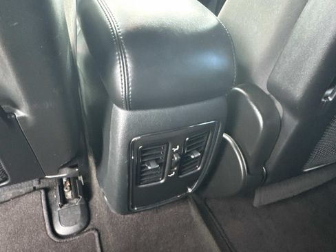 Used 2022 Jeep Grand Cherokee Laredo E RWD image 18
