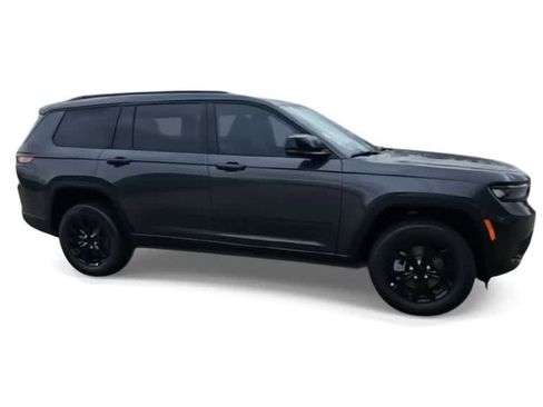 New 2025 Jeep Grand Cherokee L Altitude image 9