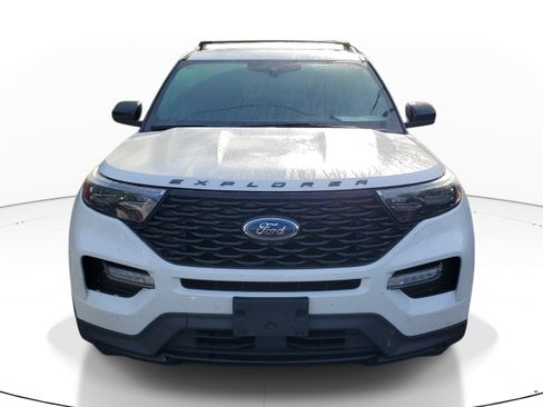 Used 2023 Ford Explorer ST-Line w/ Class IV Trailer Tow Package image 2