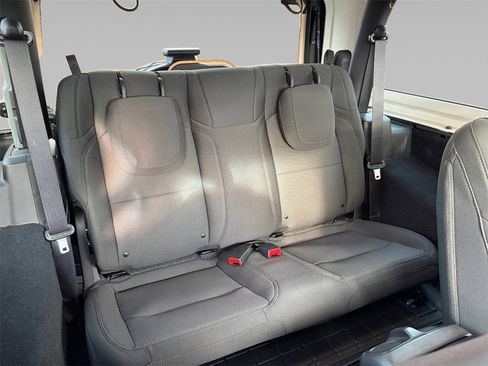 Used 2022 Jeep Wrangler Willys image 17
