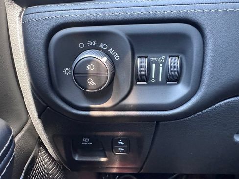 Used 2022 RAM 1500 Limited AWD/4WD image 36