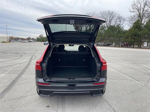 Used 2024 Volvo XC60 B5 Core image 18
