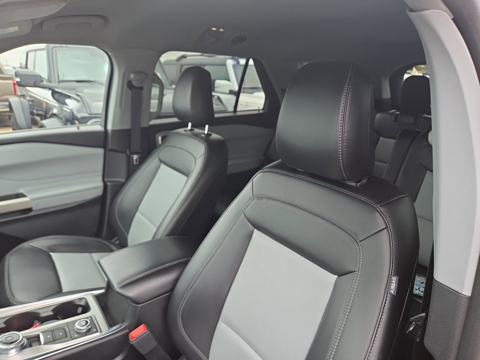 Certified 2023 Ford Explorer XLT w/ Equipment Group 202A AWD/4WD image 29