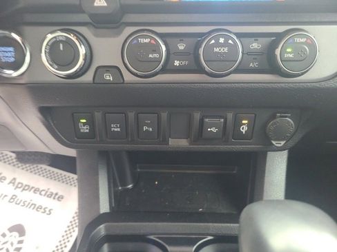 Used 2023 Toyota Tacoma TRD Off-Road image 25