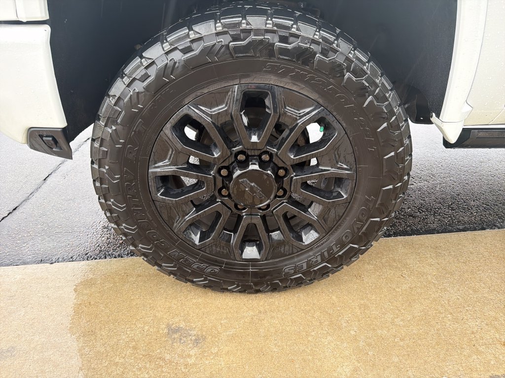 Used 2024 Chevrolet Silverado 2500 High Country w/ High Country Premium Package AWD/4WD image 31