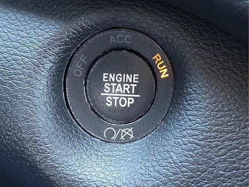 Used 2021 Jeep Cherokee Latitude Lux w/ Sun & Sound Group image 20